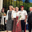 Руководитель ансамбля на сцене РДК станицы Егорлыкской - UstLabInfo.Ru