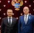 Двое мужчин в костюмах - UstLabInfo.Ru