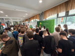 Студенты у стенца компании «Прогресс Агро»